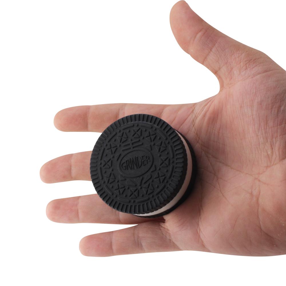 Oreo Small Plastic Grinder-2 Piece-Black